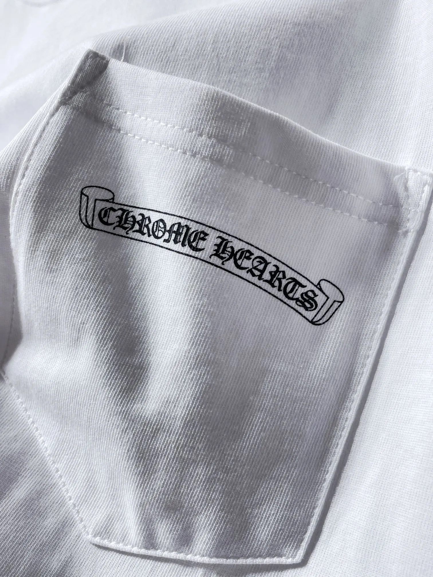 P160 Chrome Hearts🍁Long T series🍁 High-weight, environmentally friendly and high-quality top-quality fabrics Chrome classic scroll letter color cross group flower arm short sleeves Imported environmentally friendly glue printing and dyeing Counter synchronization 1:1 replica version Recommended color: black white Size: S, M, L, XL